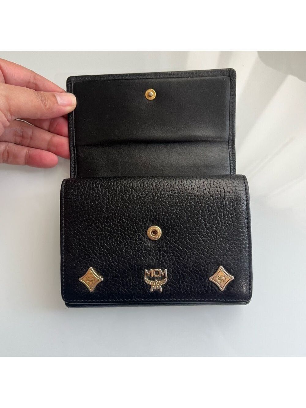MCM SMALL BLACK LEATHER TRIFOLD WALLET - Picture 5 of 11